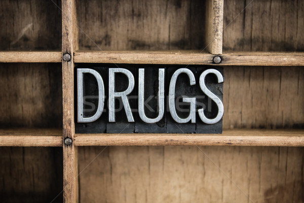 Drugs metaal woord lade geschreven Stockfoto © enterlinedesign
