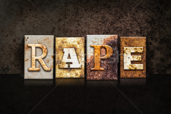 Vergewaltigung Buchdruck dunkel Wort geschrieben rostigen Stock foto © enterlinedesign