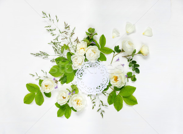 Trandafir decorativ stil retro alb hârtie Imagine de stoc © Epitavi
