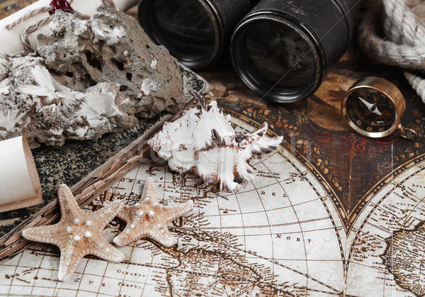 Antic stil aventură coji de mineral Imagine de stoc © Epitavi