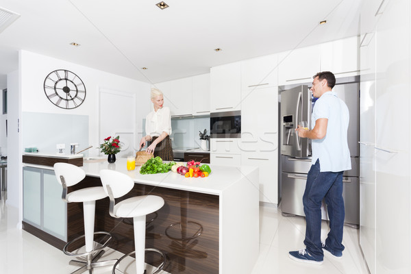 情侶 廚房 吸引力 現代 女子 商業照片 © epstock