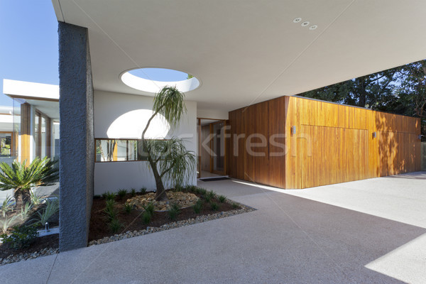 Intrare conac modern australian casă Imagine de stoc © epstock