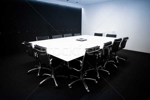 Modern Boardroom çağdaş konferans salonu iş ışık Stok fotoğraf © epstock