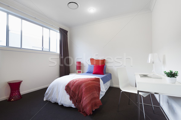 Stockfoto: Moderne · slaapkamer · bed · tabel · stoel · venster