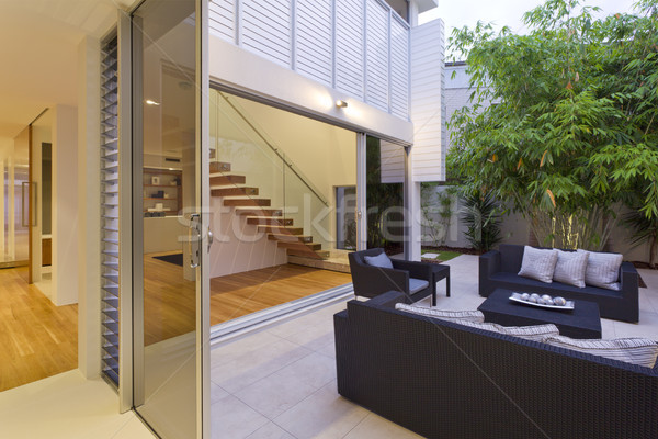 Modernen Hinterhof unterhaltsam stylish home Stock foto © epstock