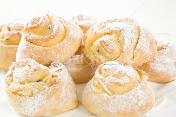 Süß weiß Vereisung Kuchen Gold Frühstück Stock foto © epstock