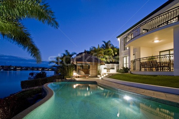 Resort stijl wonen luxueus herenhuis buitenkant Stockfoto © epstock