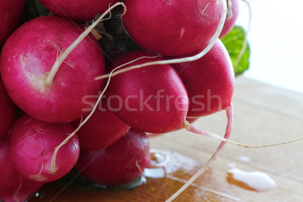 Frischen Radieschen Haufen frisch Essen Blatt Stock foto © erbephoto