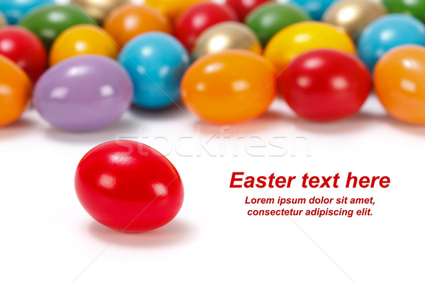 Colorato easter eggs uno rosso uovo primo piano Foto d'archivio © erierika