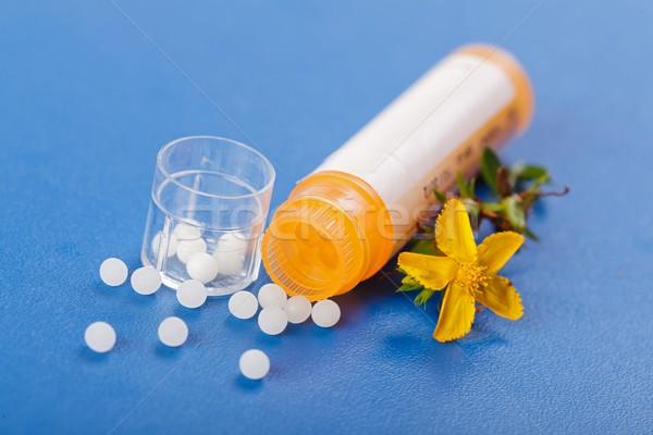 Homeopate pastile modern real floare medicină Imagine de stoc © erierika