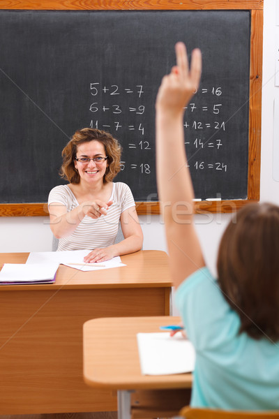 Schoolmeisje arm leraar wijzend math klasse Stockfoto © erierika