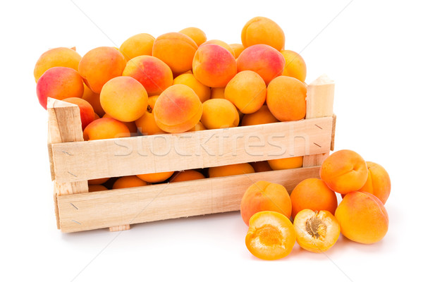 Peaches (Prunus persica) in wooden crate Stock photo © erierika