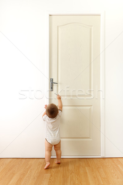 Stockfoto: Baby · deur · gesloten · bereiken · sleutelgat · sleutel