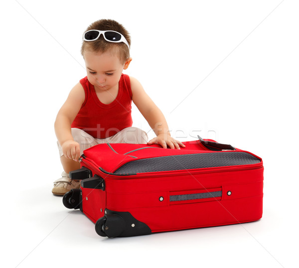 Imagine de stoc: Băiat · excursie · valiză · ochelari · de · soare · vacanţă