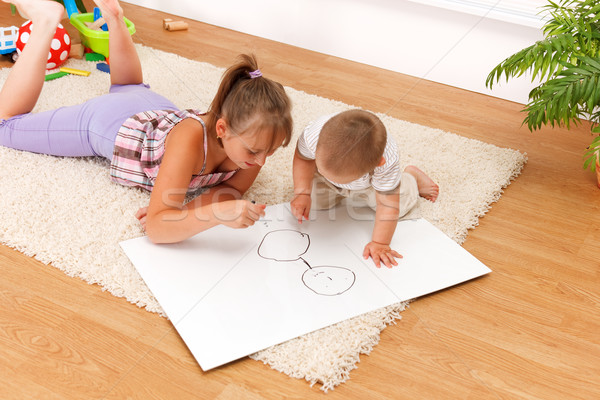 Foto stock: Ninos · dibujo · habitación · hermano · viendo · hermana