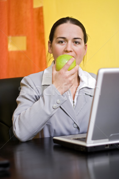 Bijten appel business gezonde groene computer Stockfoto © erierika