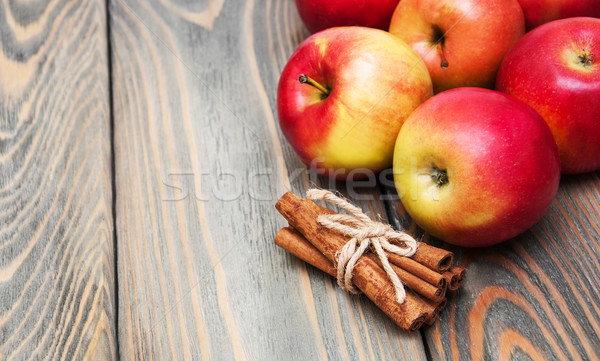 Frischen rot Äpfel Zimt alten Holz Stock foto © Es75