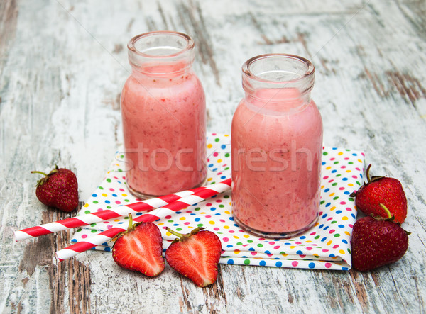 Fragola frutta fresche fragole vecchio legno Foto d'archivio © Es75