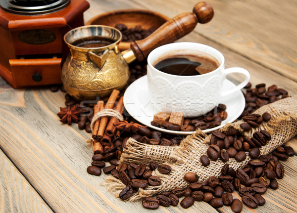 Tasse de café métal grains de café bois nature boire Photo stock © Es75