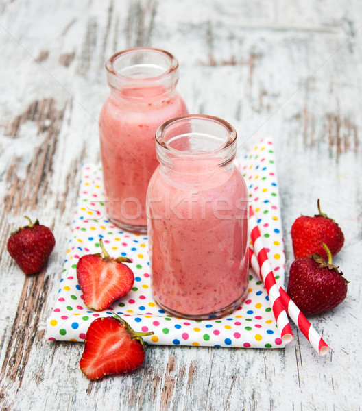 Fragola frutta fresche fragole vecchio legno Foto d'archivio © Es75