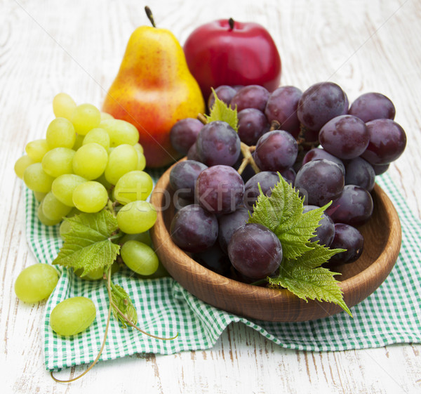 ストックフォト: 新鮮な · ブドウ · 赤 · 緑色のブドウ · リンゴ · 梨