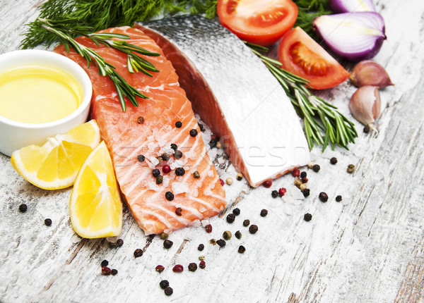 Frischen Lachs Filet aromatischen Kräuter Gewürze Stock foto © Es75