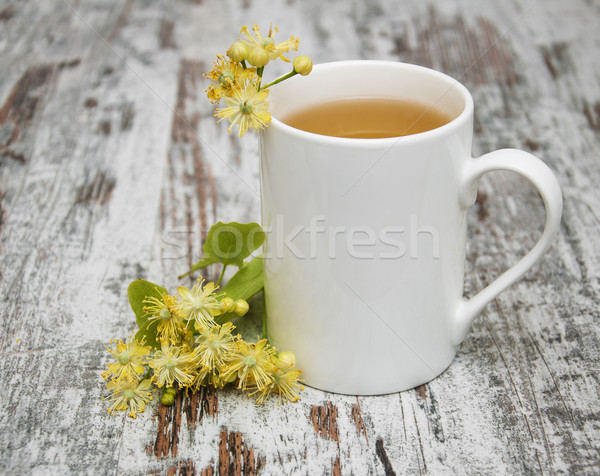 Csésze gyógynövény tea hárs virágok öreg fából készült Stock fotó © Es75