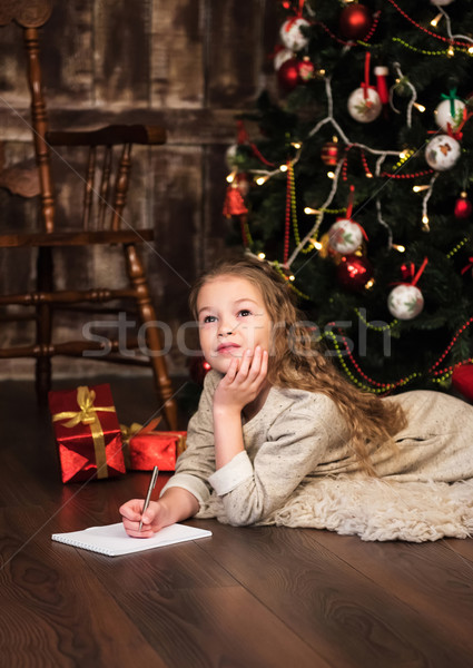 女孩 信 聖誕老人 聖誕樹 樹 面對 商業照片 © Es75