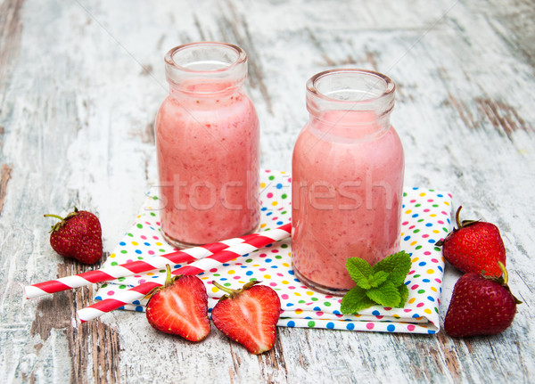 Fragola frutta fresche fragole vecchio legno Foto d'archivio © Es75