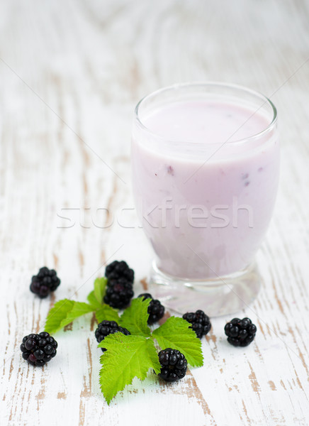 Blackberry yogurt Stock photo © Es75