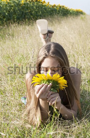 Foto d'archivio: Bella · ragazza · girasole · estate · campo · ragazza · moda