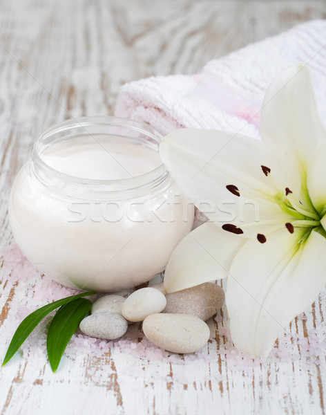 Arckrém liliom virágok wellness fürdő jelenet Stock fotó © Es75