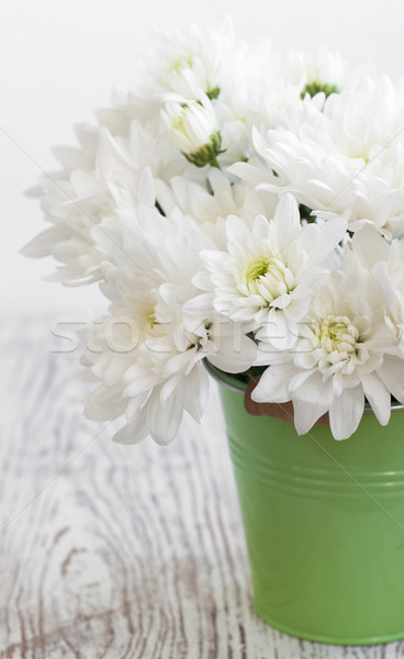 Stok fotoğraf: Beyaz · krizantem · kova · ahşap · çiçek · doğa