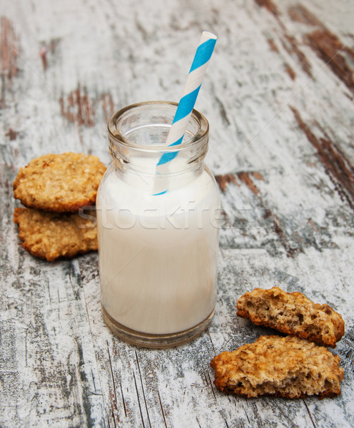 Süt kurabiye eski ahşap gıda Stok fotoğraf © Es75