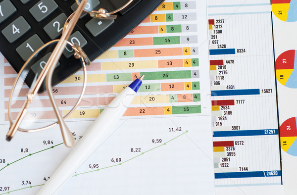 Finanziaria grafico grafico mutui vetro pen Foto d'archivio © Es75