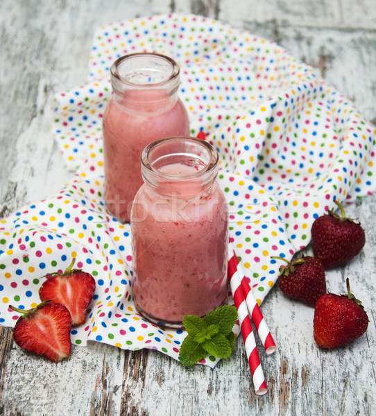 Fragola frutta fresche fragole vecchio legno Foto d'archivio © Es75