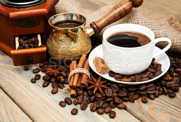 Tasse de café métal grains de café bois nature boire Photo stock © Es75