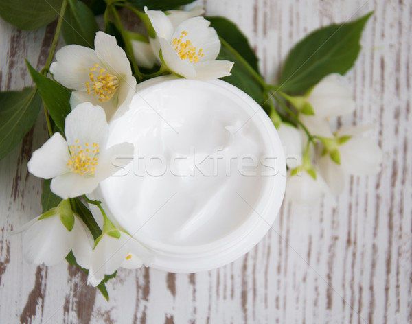 Crema per il viso fiori bianco legno legno bellezza Foto d'archivio © Es75