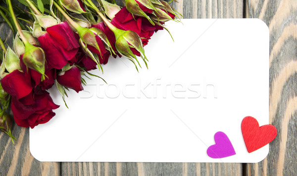 Rose rosse biglietto d'auguri fresche carta legno amore Foto d'archivio © Es75