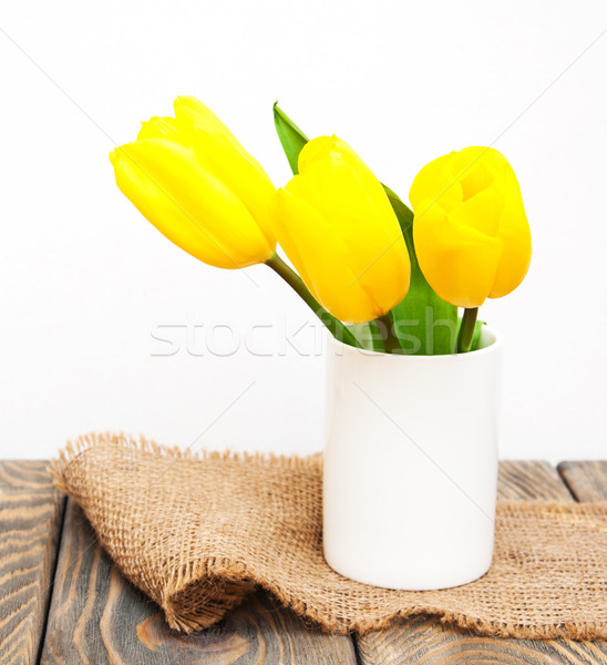 Foto stock: Amarelo · tulipa · flores · vaso · velho