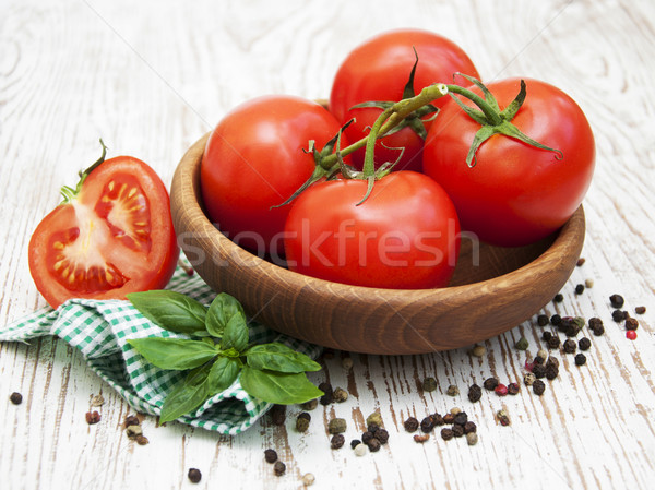 蕃茄 羅勒 木 紅色 蔬菜 西紅柿 商業照片 © Es75