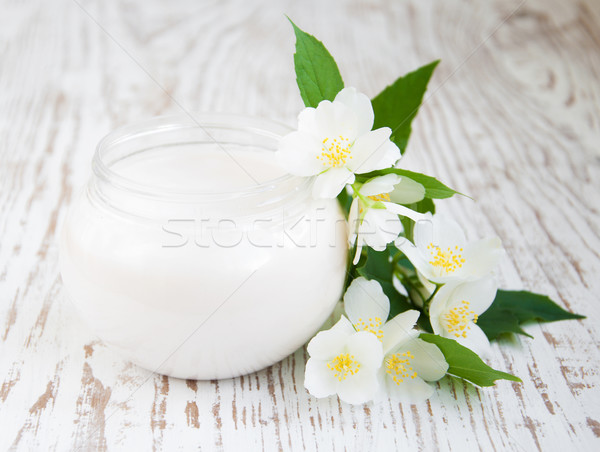 Crema per il viso fiori bianco legno legno bellezza Foto d'archivio © Es75