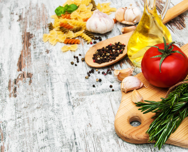 Pâtes ingrédients huile d'olive tomate italien bois Photo stock © Es75