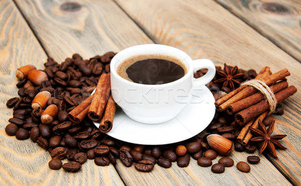 Tazza di caffè chicchi di caffè legno natura bere nero Foto d'archivio © Es75