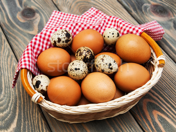 Farklı yumurta sepet eski ahşap sağlık Stok fotoğraf © Es75