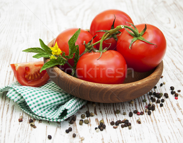 Tomaten frischen voll grüne Blätter Holz Hintergrund Stock foto © Es75