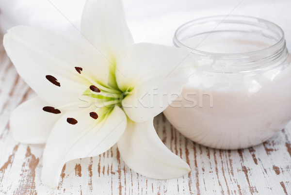 Arckrém liliom virágok wellness fürdő jelenet Stock fotó © Es75