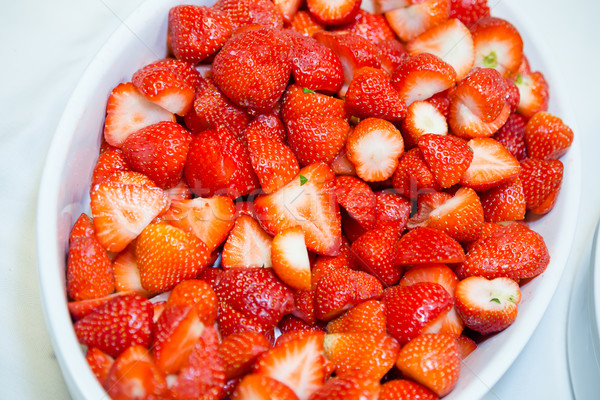 Erdbeeren gehackt Schüssel Obst Erdbeere Stock foto © esatphotography