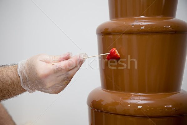 Brunnen Erdbeere Schokolade Party candy weiß Stock foto © esatphotography