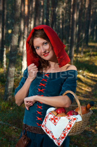 Zdjęcia stock: Czerwony · jazda · konna · stałego · drewna · piękna · dziewczyna · średniowiecznej